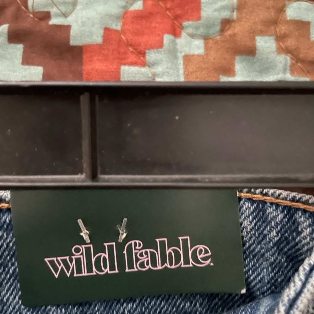 Shorts - Picture 3 of 4